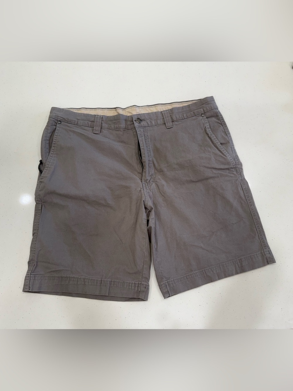 Columbia Men's Brown-Gray Flat-Front Casual Shorts